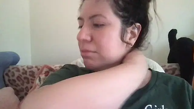 Snapshot of HYPHYtype chatting on October 8, 5:46 pm HYPHYtype online show from October 8, 5:46 pm