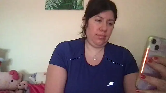 Snapshot of HYPHYtype chatting on June 19, 10:25 pm HYPHYtype online show from June 19, 10:25 pm