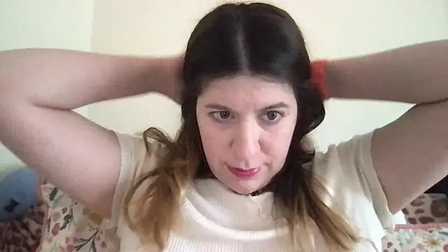 Snapshot of HYPHYtype chatting on September 12, 5:56 pm HYPHYtype online show from September 12, 5:56 pm