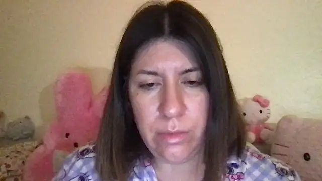 Snapshot of HYPHYtype chatting on November 18, 10:29 am HYPHYtype online show from November 18, 10:29 am