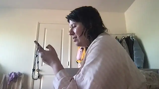 Snapshot of HYPHYtype chatting on September 19, 5:28 pm HYPHYtype online show from September 19, 5:28 pm