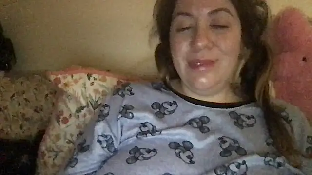 Snapshot of HYPHYtype chatting on September 28, 8:43 am HYPHYtype online show from September 28, 8:43 am