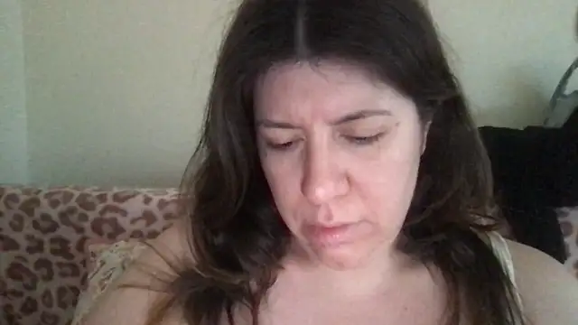 Snapshot of HYPHYtype chatting on November 13, 6:01 pm HYPHYtype online show from November 13, 6:01 pm