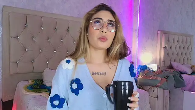 nini love01 online show from April 22, 3:35 am