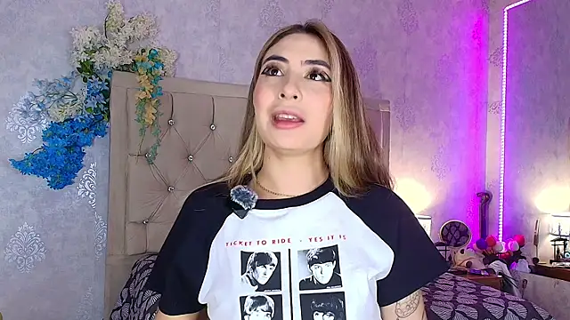 Snapshot of nini_love01 chatting on July 17, 3:59 am nini love01 online show from July 17, 3:59 am