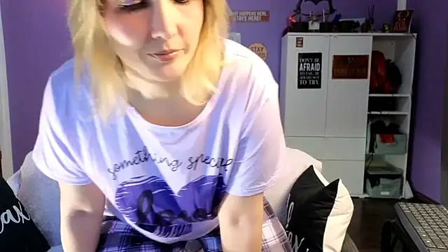 Snapshot of olisunny5 chatting on April 7, 7:59 pm olisunny5 online show from April 7, 7:59 pm