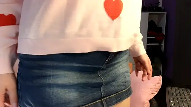 olisunny5 online show from February 8, 8:28 pm