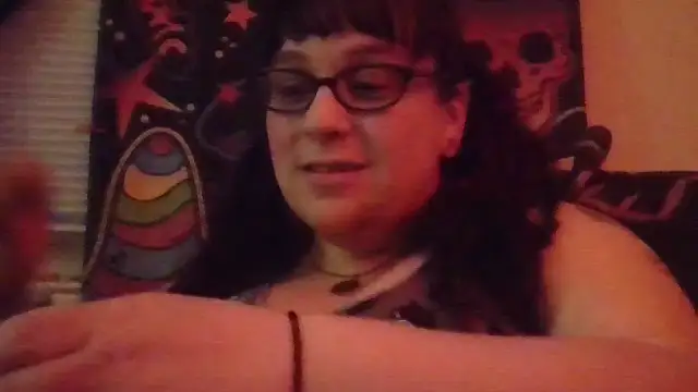 Snapshot of GothyBaby chatting on February 8, 10:51 pm GothyBaby online show from February 8, 10:51 pm