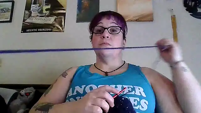 Snapshot of GothyBaby chatting on December 16, 8:02 pm GothyBaby online show from December 16, 8:02 pm