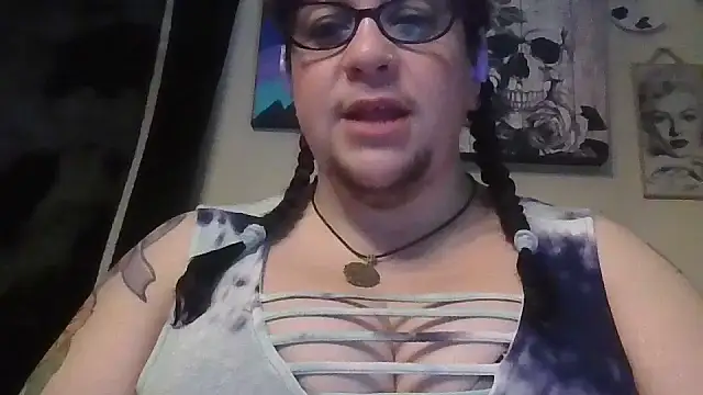 GothyBaby online show from November 21, 5:45 pm