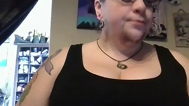 GothyBaby online show from November 13, 4:00 pm