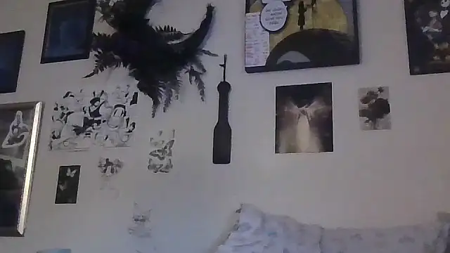 Snapshot of GothyBaby chatting on February 5, 9:54 pm GothyBaby online show from February 5, 9:54 pm