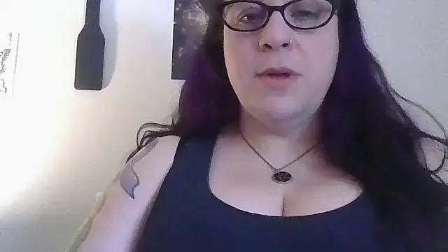 Snapshot of GothyBaby chatting on February 6, 6:48 pm GothyBaby online show from February 6, 6:48 pm