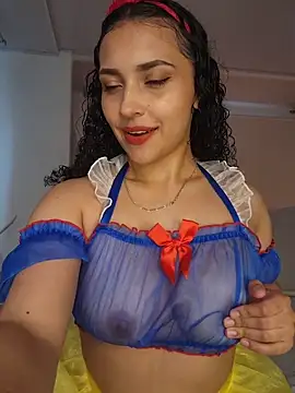 Snapshot of Lucy_Marin chatting on October 31, 3:30 pm Lucy Marin online show from October 31, 3:30 pm