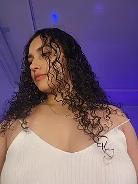 Snapshot of Lucy_Marin chatting on November 18, 10:02 pm Lucy Marin online show from November 18, 10:02 pm