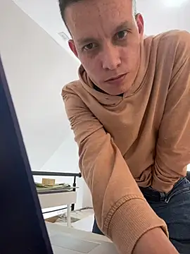 Snapshot of yequeal chatting on March 1, 8:21 pm yequeal online show from March 1, 8:21 pm