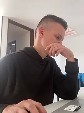 Snapshot of yequeal chatting on February 18, 1:33 pm yequeal online show from February 18, 1:33 pm