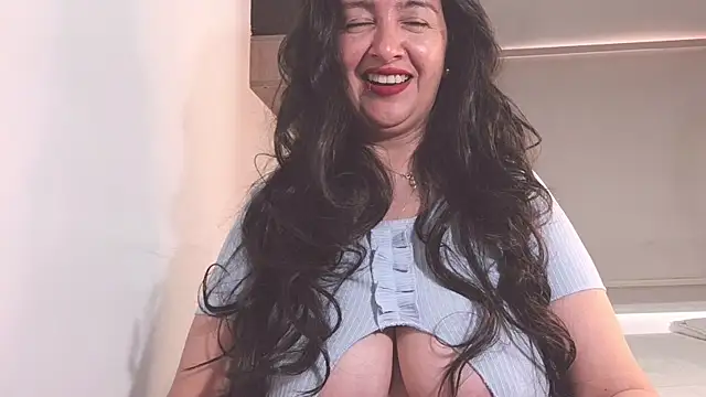 Snapshot of Cherry_1992 chatting on February 26, 4:38 pm Cherry 1992 online show from February 26, 4:38 pm
