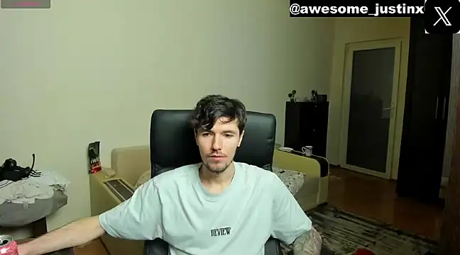 awesomejustin online show from December 4, 11:35 am