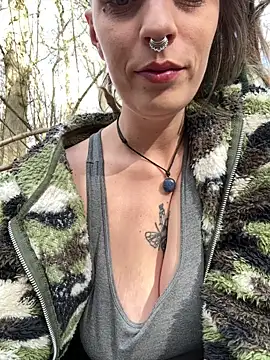 MenaDreadfull online show from February 28, 2:06 pm