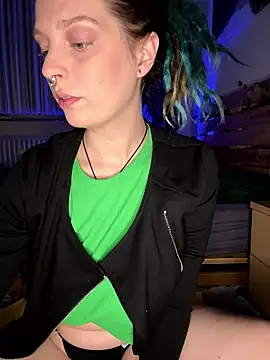 MenaDreadfull online show from January 10, 4:13 pm