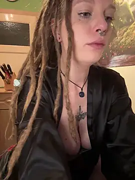 MenaDreadfull online show from February 21, 7:01 am