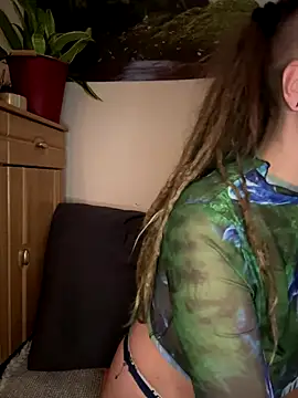 MenaDreadfull online show from December 14, 9:26 am