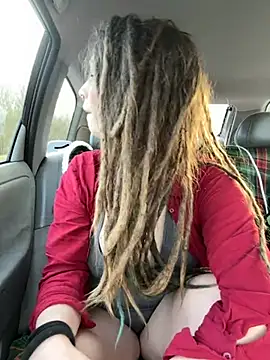 MenaDreadfull online show from February 8, 3:00 pm