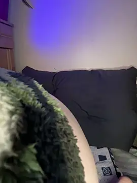 MenaDreadfull online show from December 19, 4:09 pm