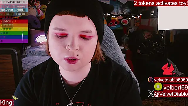 Snapshot of VelvetDiablo chatting on June 9, 12:44 am VelvetDiablo online show from June 9, 12:44 am