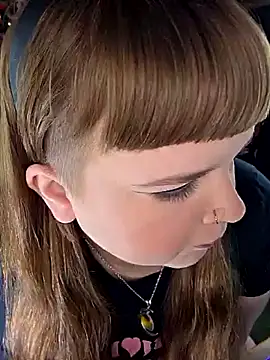 Snapshot of VelvetDiablo chatting on November 15, 1:09 am VelvetDiablo online show from November 15, 1:09 am