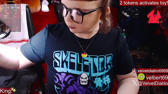 Snapshot of VelvetDiablo chatting on November 6, 12:58 am VelvetDiablo online show from November 6, 12:58 am