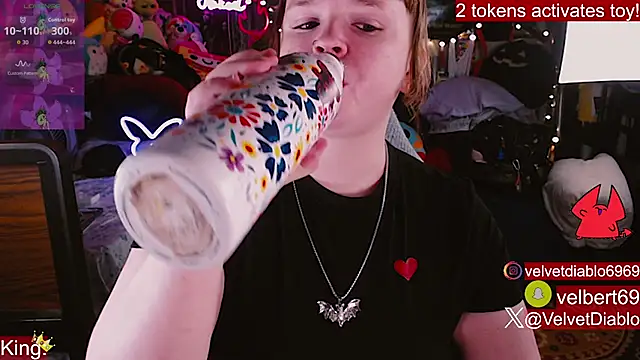 VelvetDiablo online show from May 19, 11:56 pm