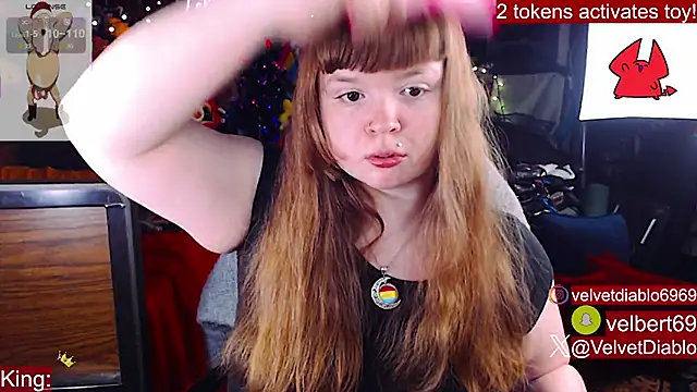 Snapshot of VelvetDiablo chatting on December 2, 12:55 am VelvetDiablo online show from December 2, 12:55 am