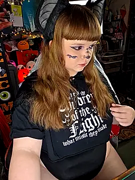 Snapshot of VelvetDiablo chatting on October 23, 12:20 am VelvetDiablo online show from October 23, 12:20 am