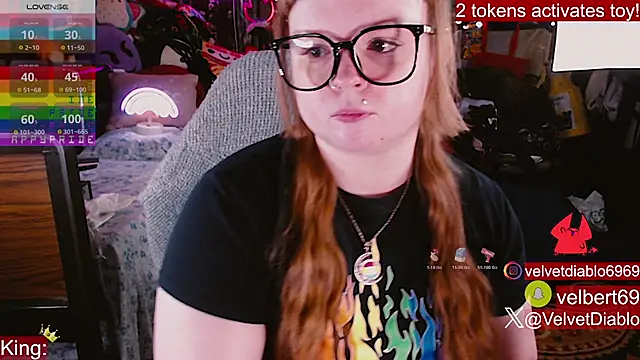 Snapshot of VelvetDiablo chatting on July 1, 12:00 am VelvetDiablo online show from July 1, 12:00 am