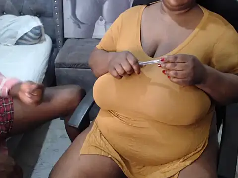 ebonybbwcouples online show from September 10, 1:15 am