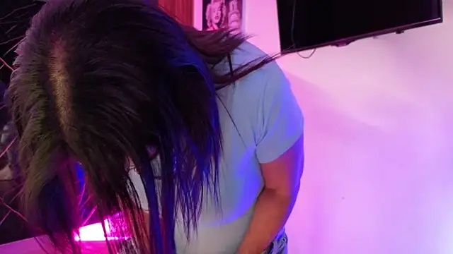 crisstal miler online show from April 3, 3:02 am