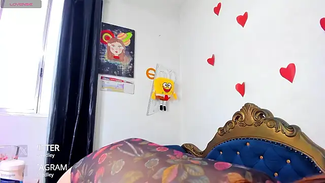 MaryJaneDove online show from March 10, 9:30 pm