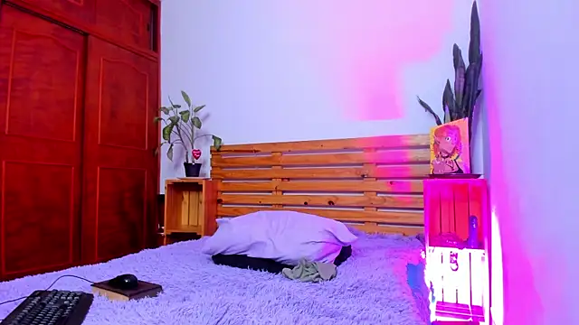 MaryJaneDove online show from June 8, 6:47 am