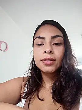 Snapshot of Ivanna2 chatting on May 6, 2:32 pm Ivanna2 online show from May 6, 2:32 pm