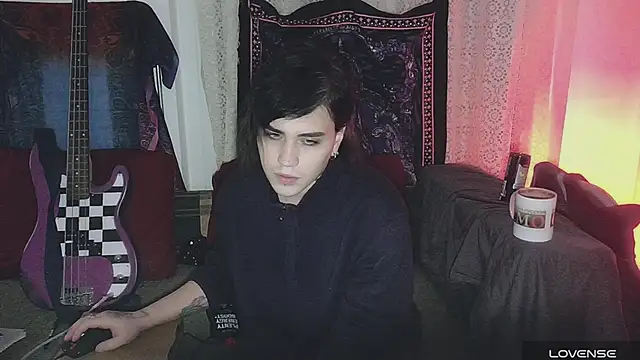 sademobeer online show from December 5, 1:43 pm