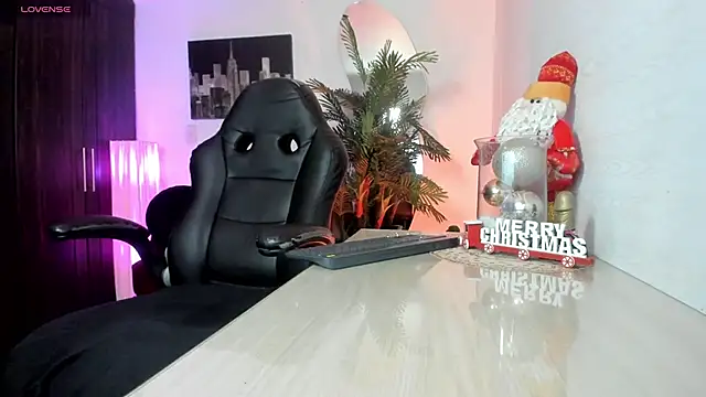 Snapshot of Amaia_Bushida chatting on November 26, 2:11 am Amaia Bushida online show from November 26, 2:11 am