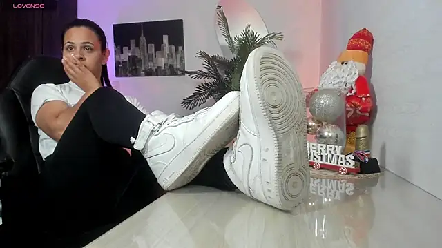 Snapshot of Amaia_Bushida chatting on November 25, 2:12 am Amaia Bushida online show from November 25, 2:12 am