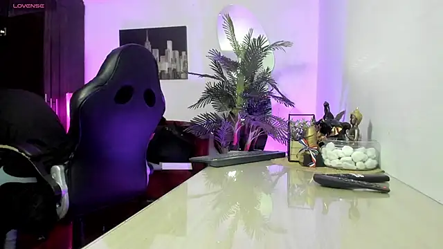 Snapshot of Amaia_Bushida chatting on September 13, 2:33 am Amaia Bushida online show from September 13, 2:33 am