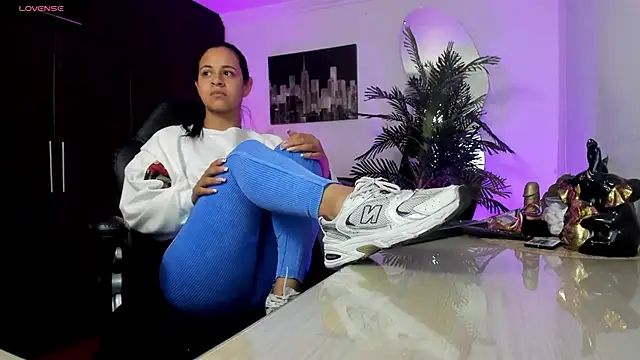 Snapshot of Amaia_Bushida chatting on September 24, 2:18 am Amaia Bushida online show from September 24, 2:18 am