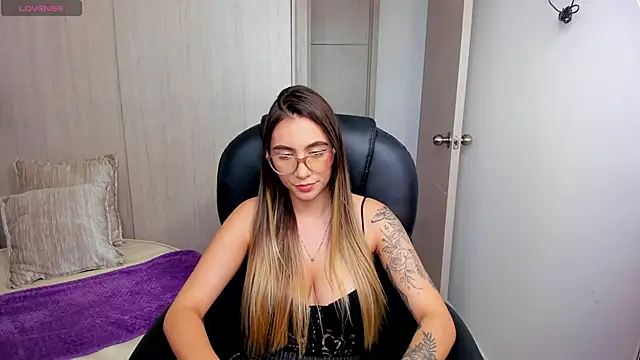 Snapshot of StacyConner chatting on October 28, 8:19 pm StacyConner online show from October 28, 8:19 pm