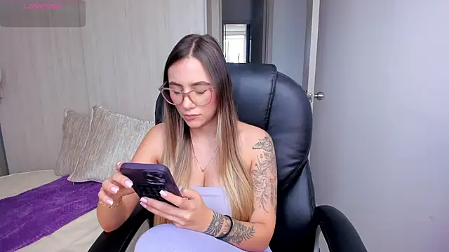 Snapshot of StacyConner chatting on September 19, 8:13 pm StacyConner online show from September 19, 8:13 pm