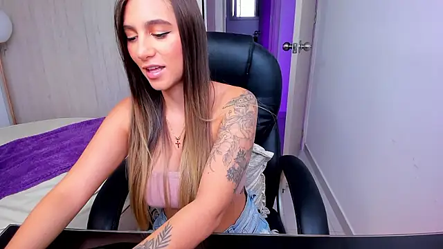 StacyConner online show from March 18, 9:04 pm