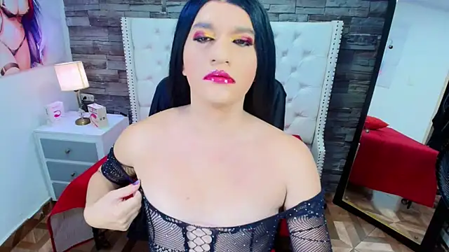 TRINY TS online show from April 5, 5:19 pm